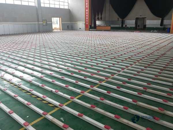 松木體育場館地板怎樣保養