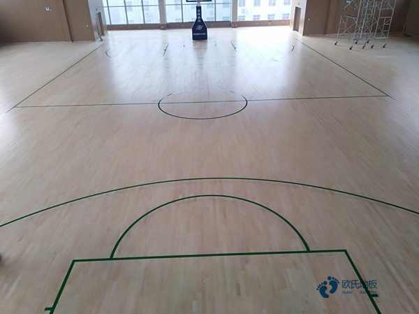 松木籃球館地板清潔保養