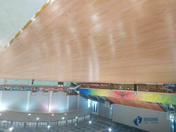 松木籃球體育地板保養方法