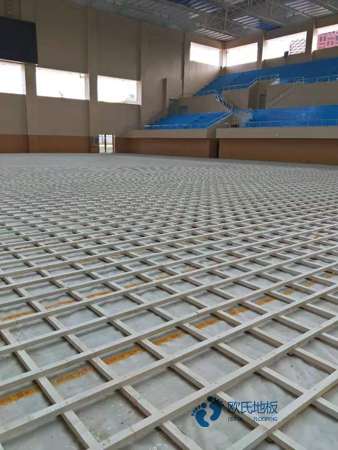 松木運動籃球地板怎么保養