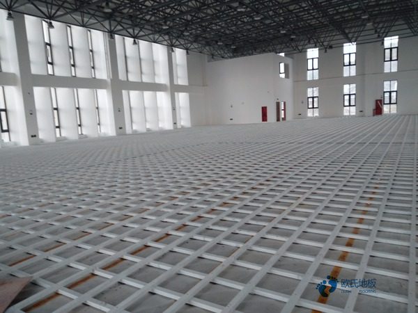 楓木運(yùn)動(dòng)籃球地板怎樣保養(yǎng)