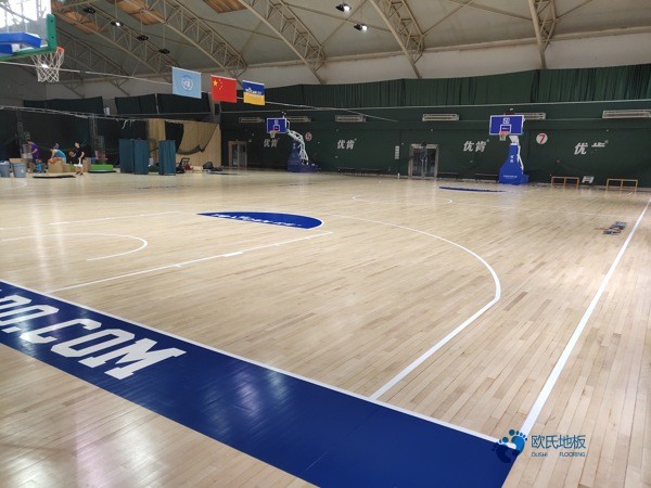 購買籃球運動木地板安裝公司