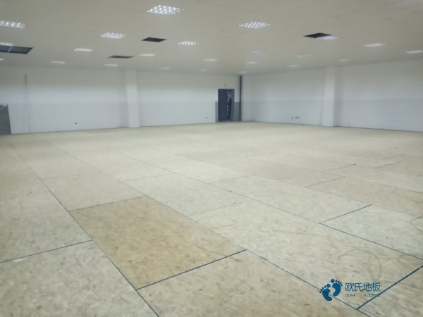 單層龍骨籃球館木地板廠家報(bào)價(jià)