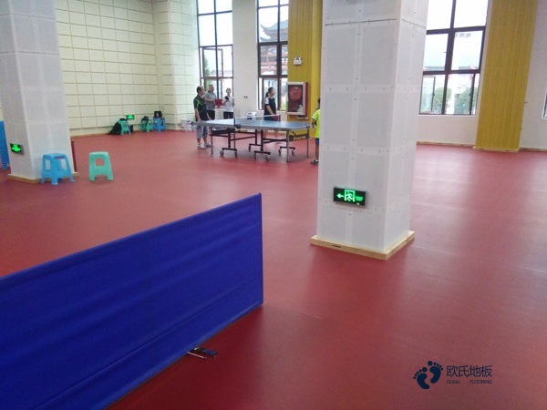 學(xué)?；@球場(chǎng)地木地板耐磨