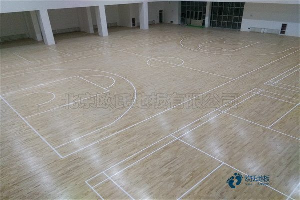 學(xué)校籃球場(chǎng)地板如何選