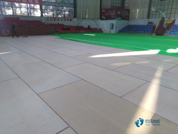 學校籃球場館木地板哪里買好