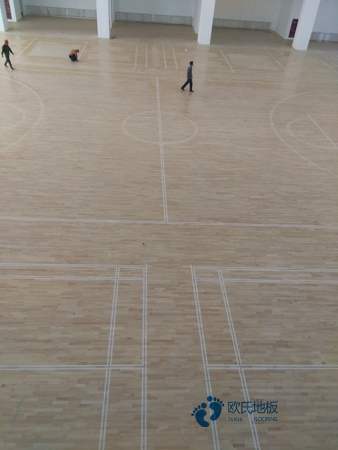 學校籃球場地木地板防震