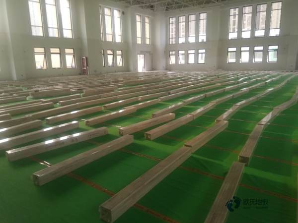 雙層龍骨運動體育地板怎樣保養