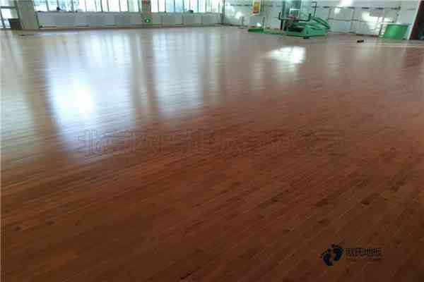 學校籃球場木地板能用幾年