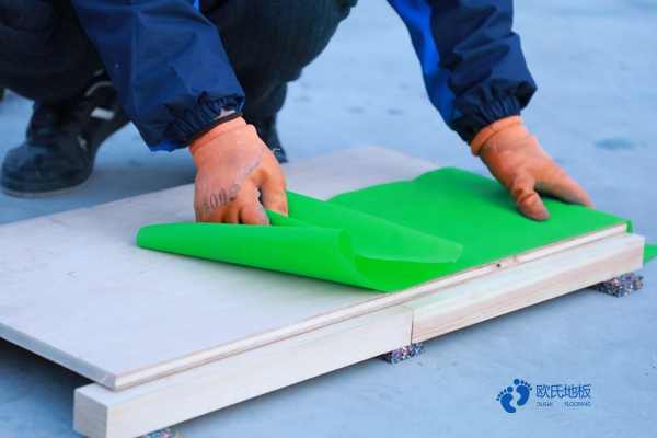 學?；@球場地地板選擇哪種比較好