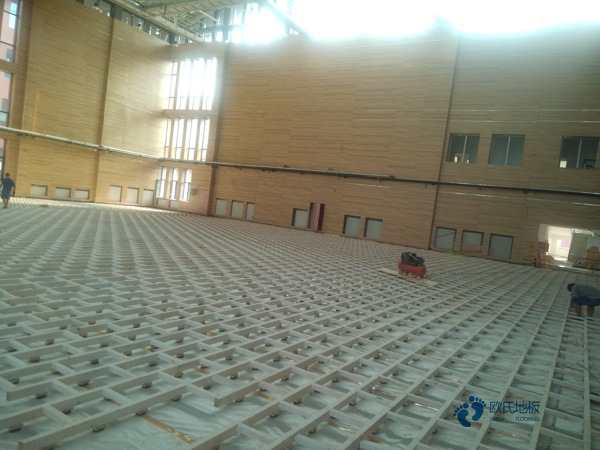 學校運動場地板施工流程