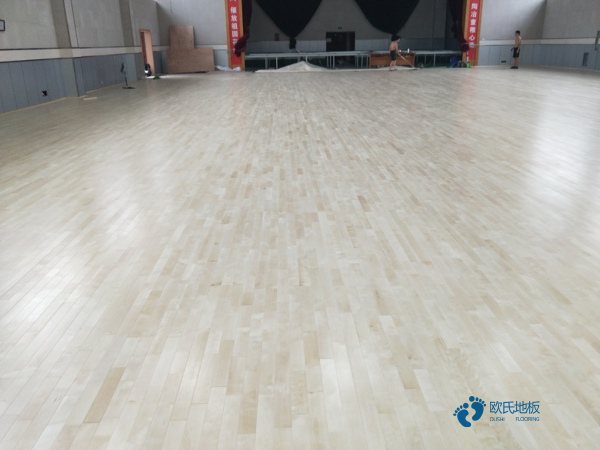 那有體育籃球木地板哪個牌子性價比高