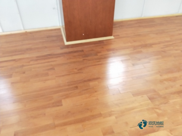 批發(fā)籃球木地板價(jià)格一般多少錢(qián)一平方米