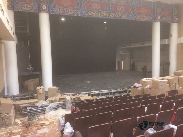 體育運(yùn)動木地板電話1