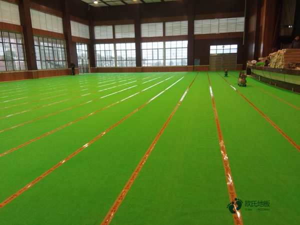 運動場地木地板的排名1