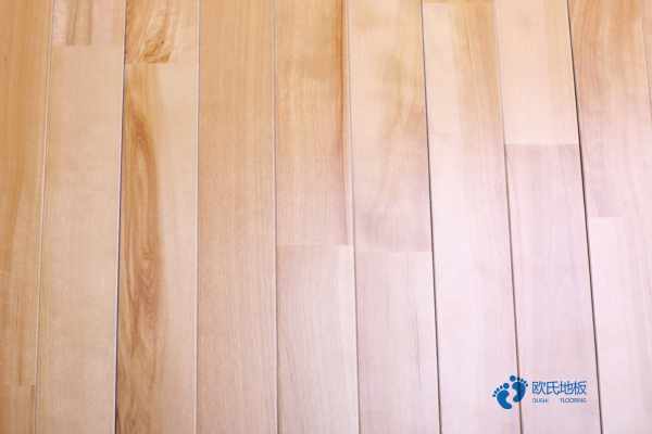 體育場地木地板刷漆2