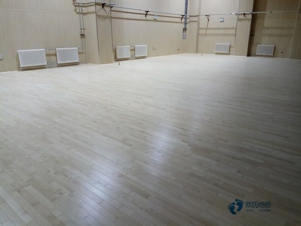 體育場地木地板什么牌子好2