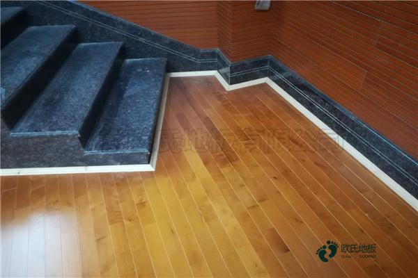 楓樺木籃球體育地板更便宜的多少錢一平方米