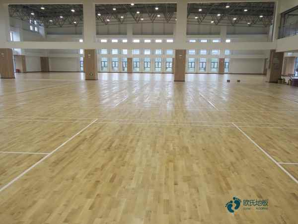 學校籃球體育地板哪里買便宜
