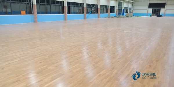 一般籃球體育地板哪個便宜