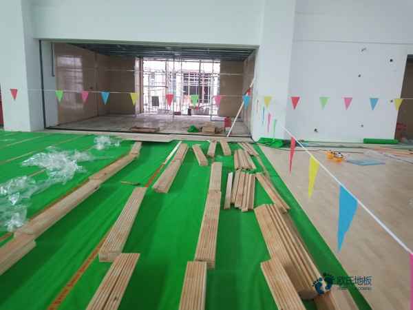 尋求籃球體育地板價格行情