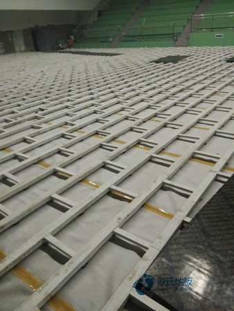 運動體育木地板每平方價格1