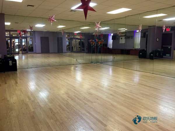 國標體育籃球木地板價格