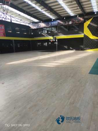 用哪種籃球體育地板價格一般多少錢一平方米