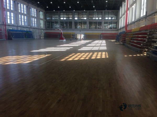 好看的籃球體育地板多少錢