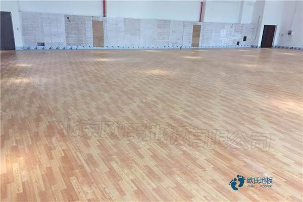 普通體育運動木地板保養方法