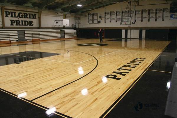 單龍骨籃球場館木地板維護保養2