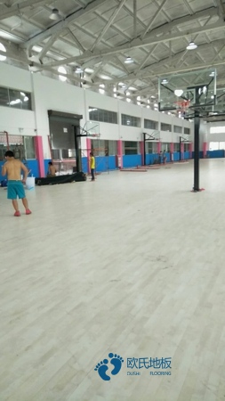 優惠的籃球體育地板哪種好