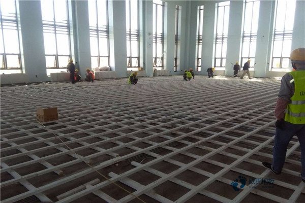 國標籃球體育地板哪里便宜