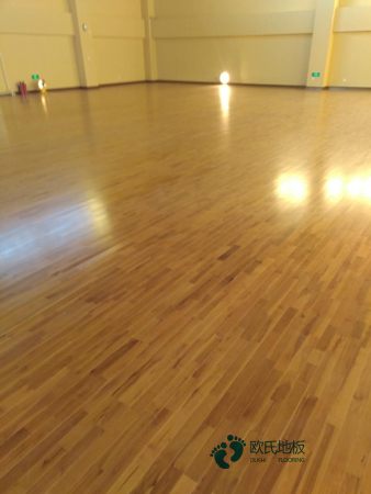 單龍骨籃球木地板保養3