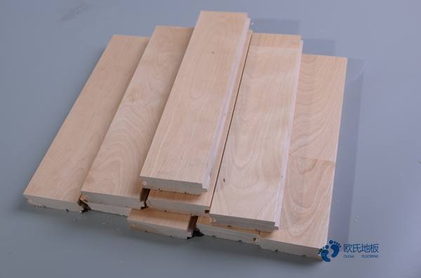 雙龍骨體育館地板保養知識2