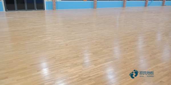 購買籃球地板行業品牌1